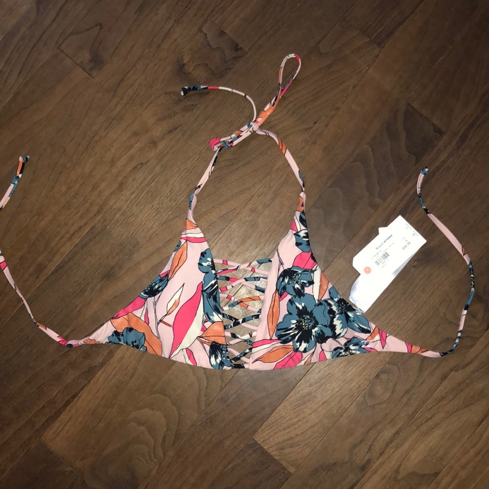 Women’s swim top size small